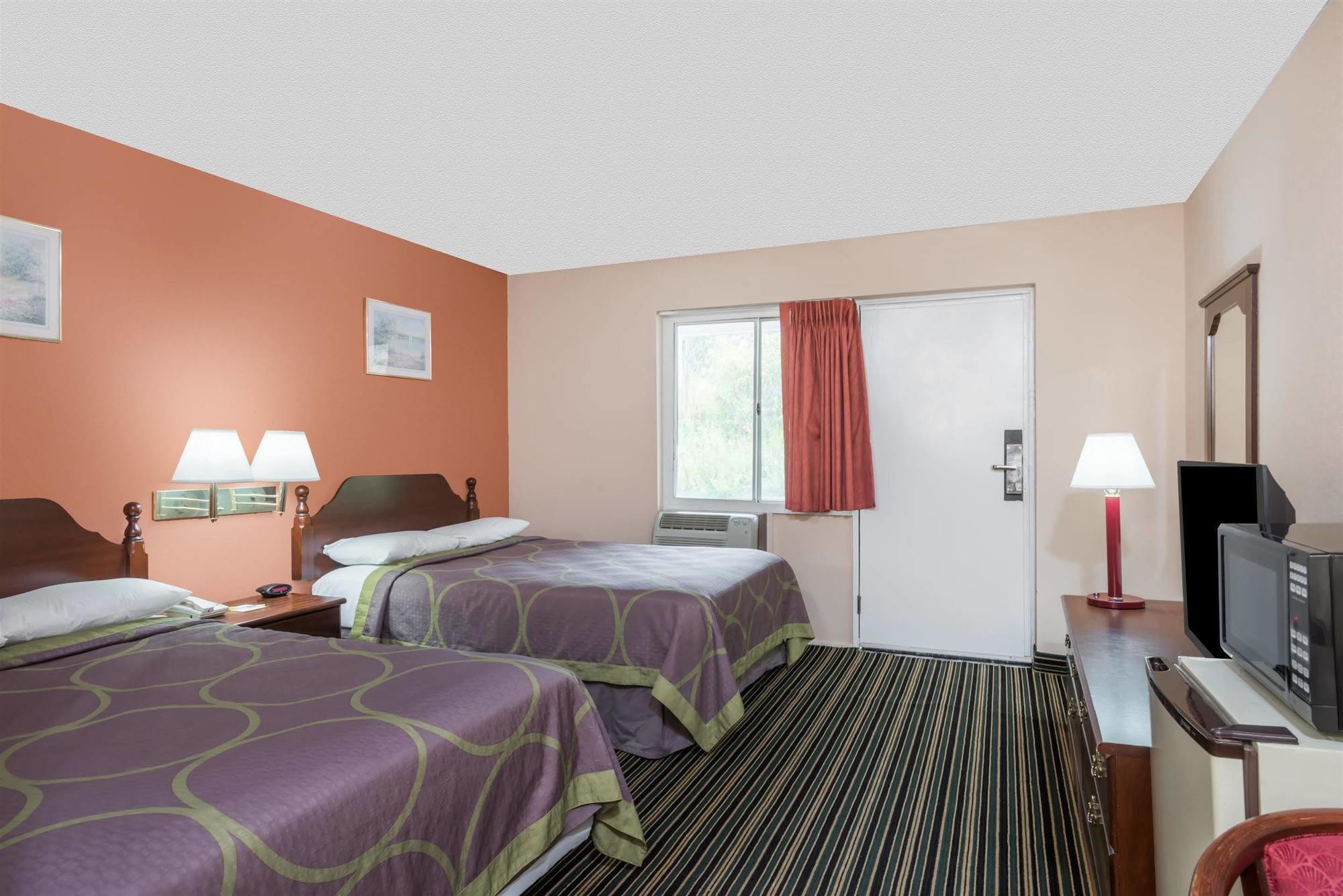 Days Inn By Wyndham Lenox Ma Esterno foto