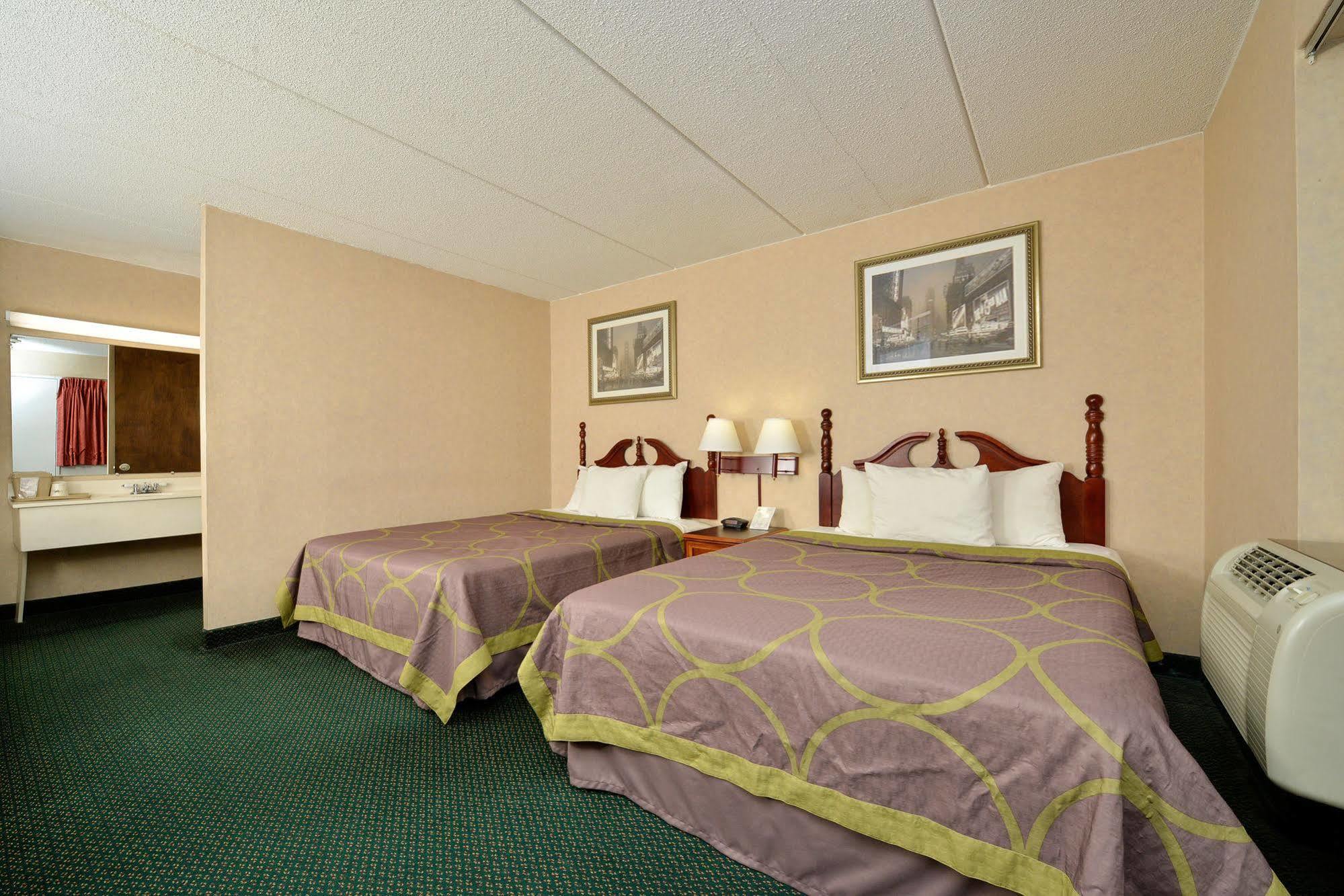 Days Inn By Wyndham Lenox Ma Esterno foto