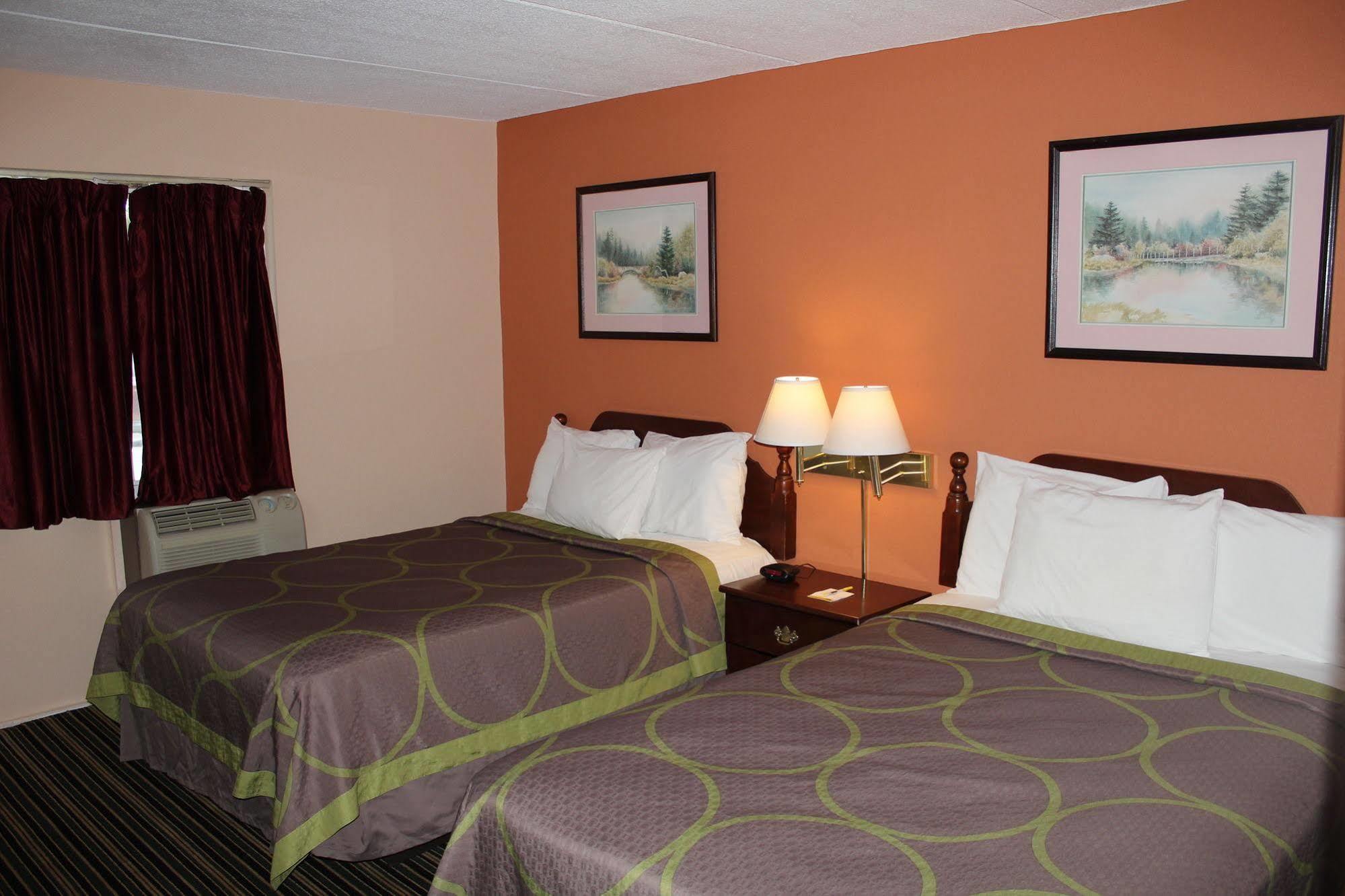 Days Inn By Wyndham Lenox Ma Esterno foto