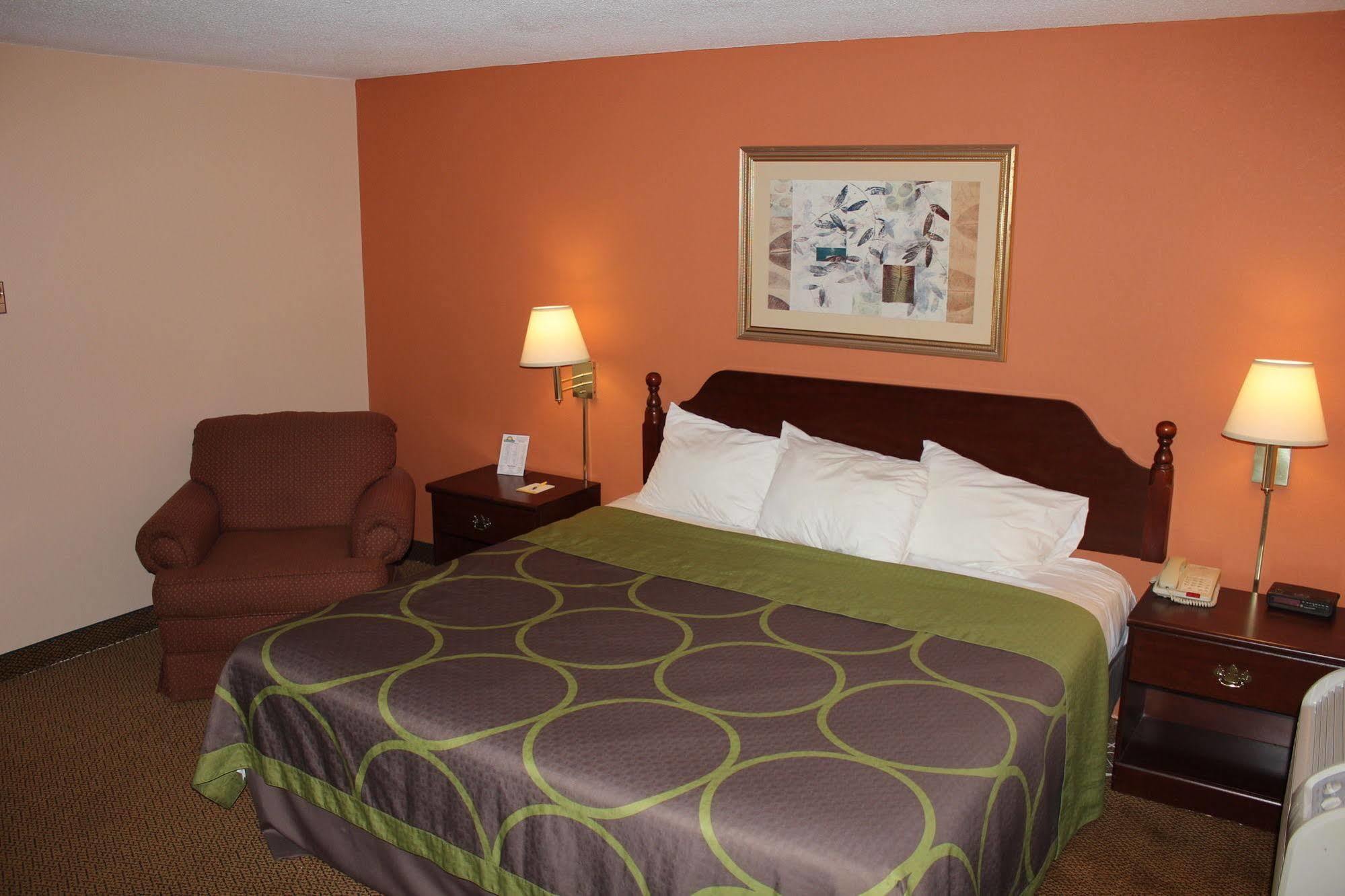 Days Inn By Wyndham Lenox Ma Esterno foto